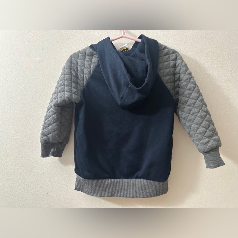 BATMAN Dark Blue Quilted Hoodie SIZE 2T Boys Colorblock Logo Licensed Official - Picture 4 of 4